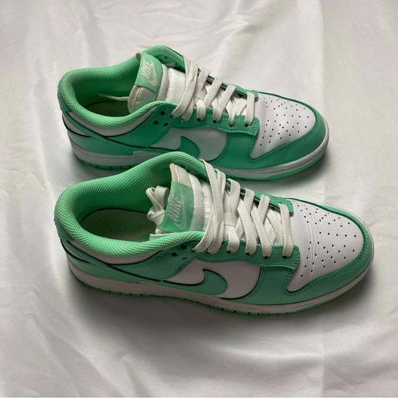 Nike Dunk Low Green Glow Women Sneaker - Picture 4 of 11